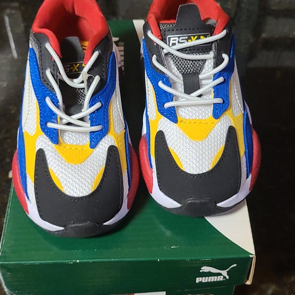 Sneakers